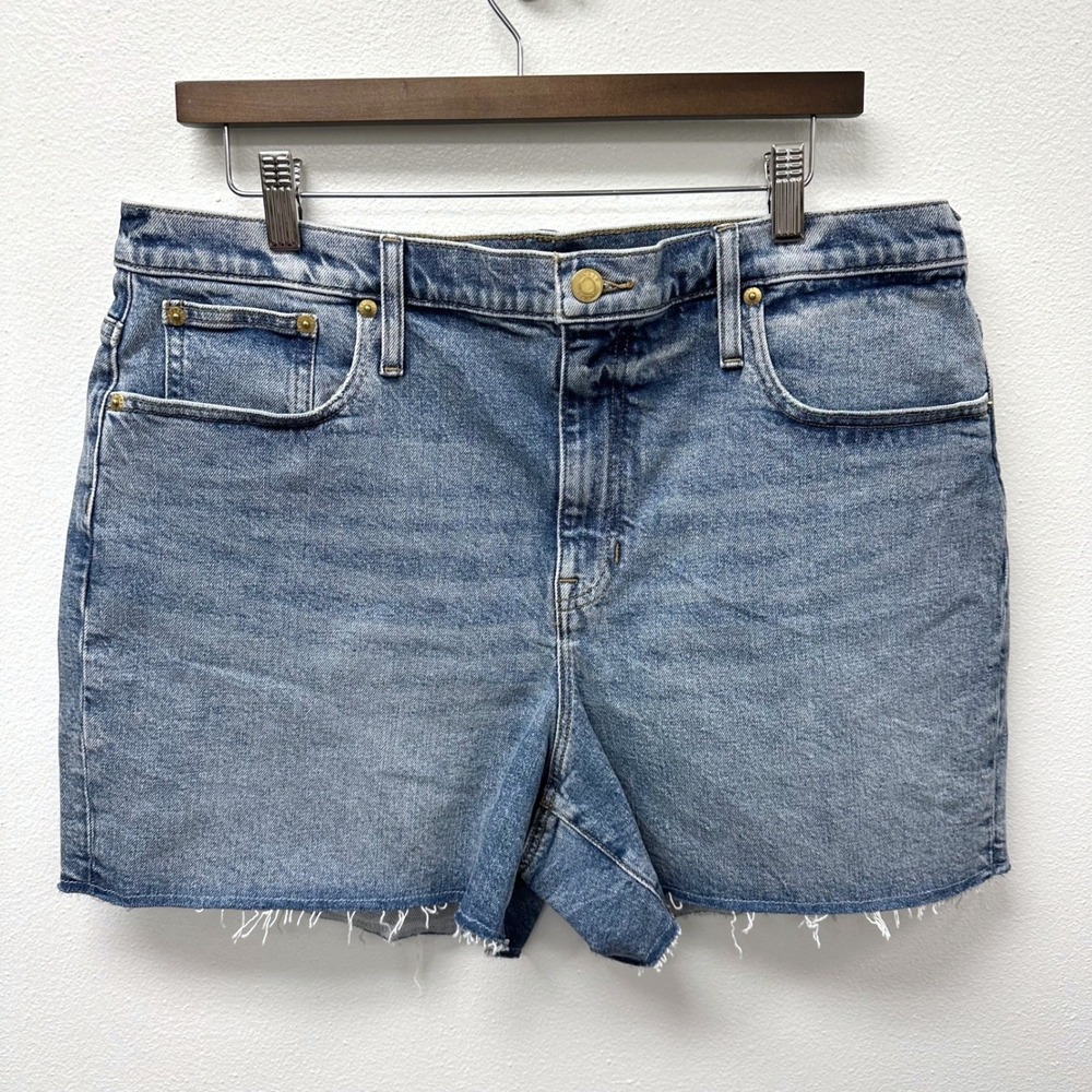 J. Crew High Rise Jean Short Elliot Wash‎ 32